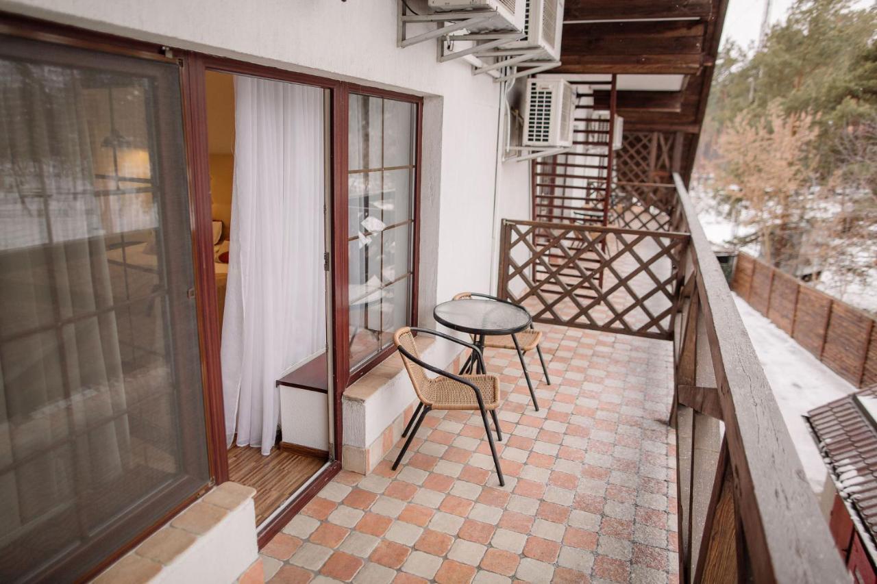 Hotel Veselyj Zajets à Pirnove Extérieur photo